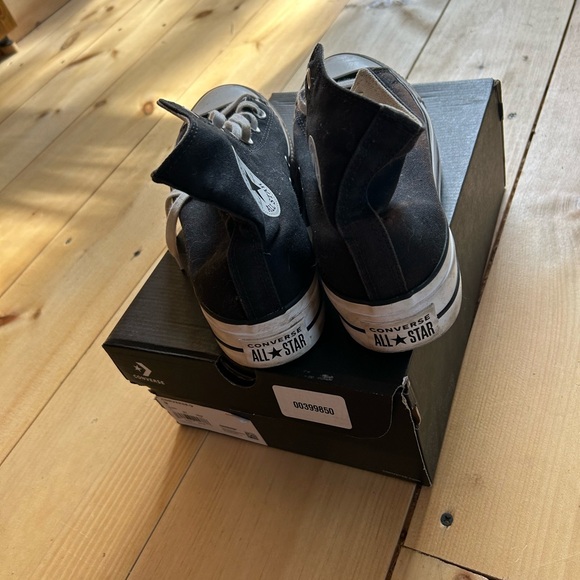 Converse chuck Taylor canvas size 9 platform sneaker - Picture 3 of 6